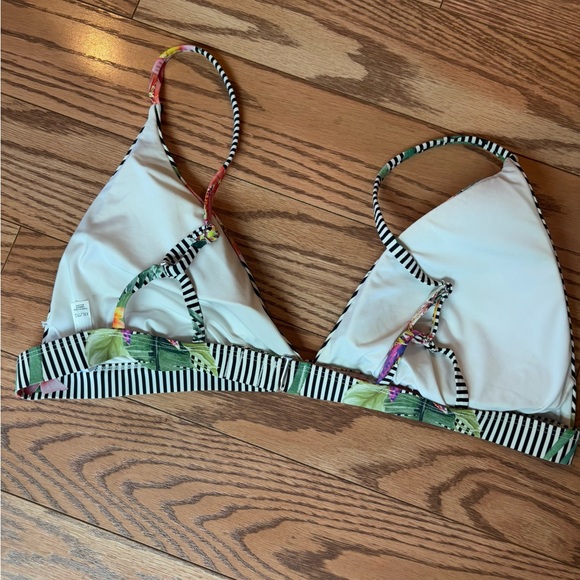 La vie en rose floral bikini top - Picture 3 of 5